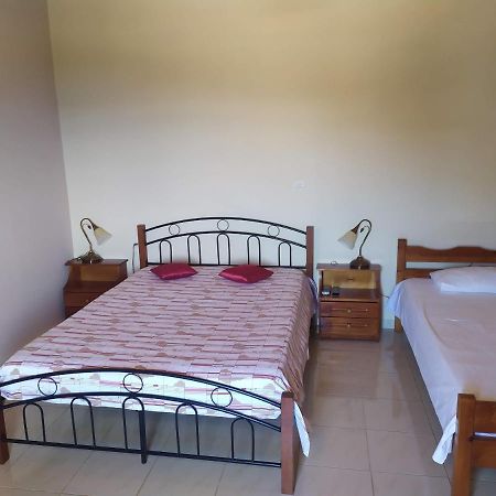 Toulatos Pantelis Apartment Pouláta Екстериор снимка