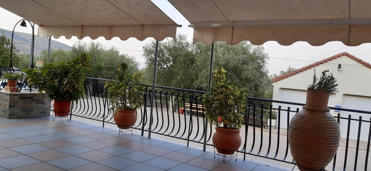 Toulatos Pantelis Apartment Pouláta Екстериор снимка