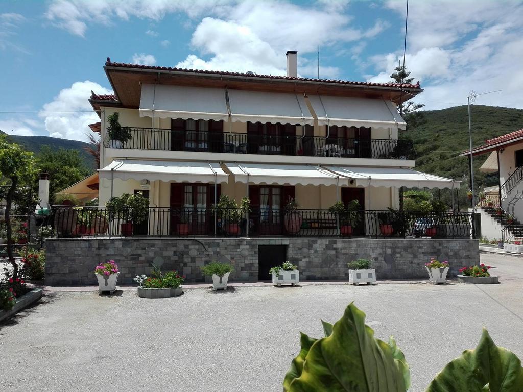 Toulatos Pantelis Apartment Pouláta Екстериор снимка