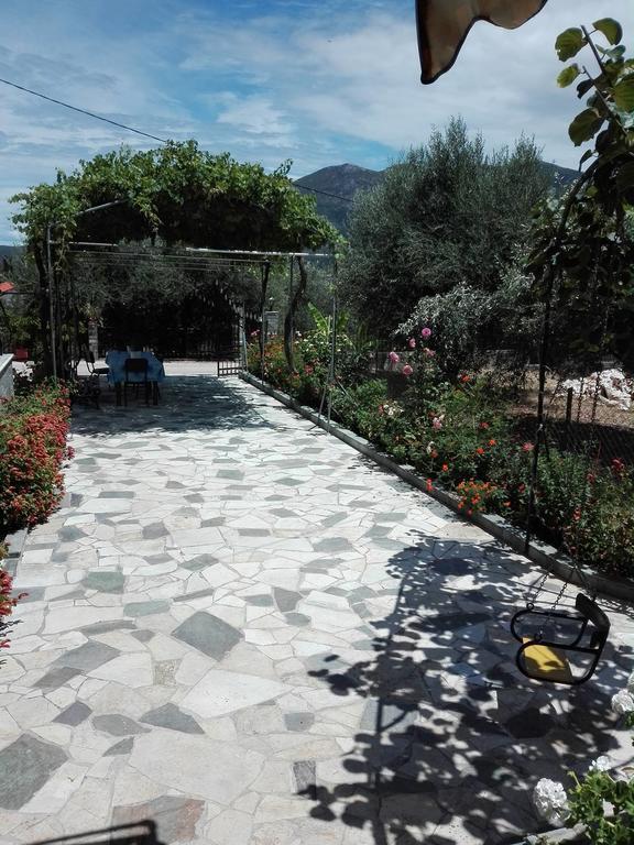 Toulatos Pantelis Apartment Pouláta Екстериор снимка