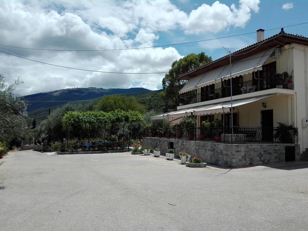 Toulatos Pantelis Apartment Pouláta Екстериор снимка