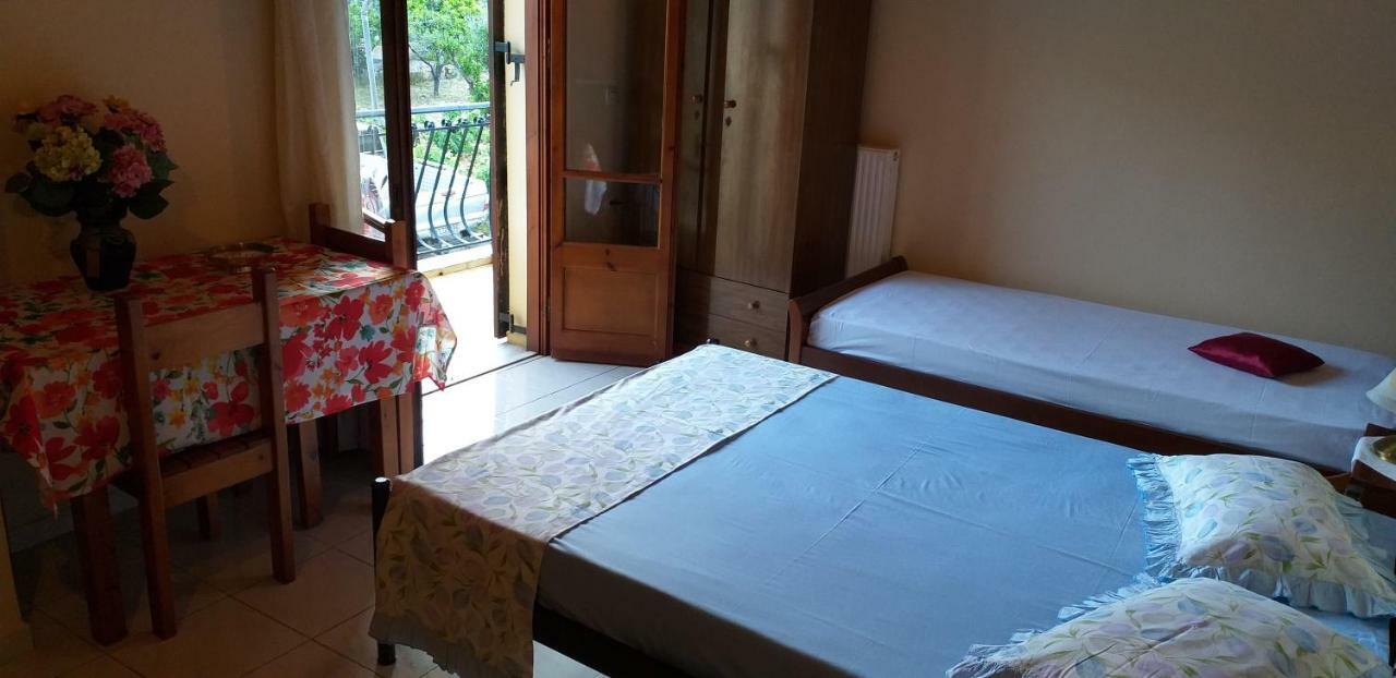 Toulatos Pantelis Apartment Pouláta Екстериор снимка